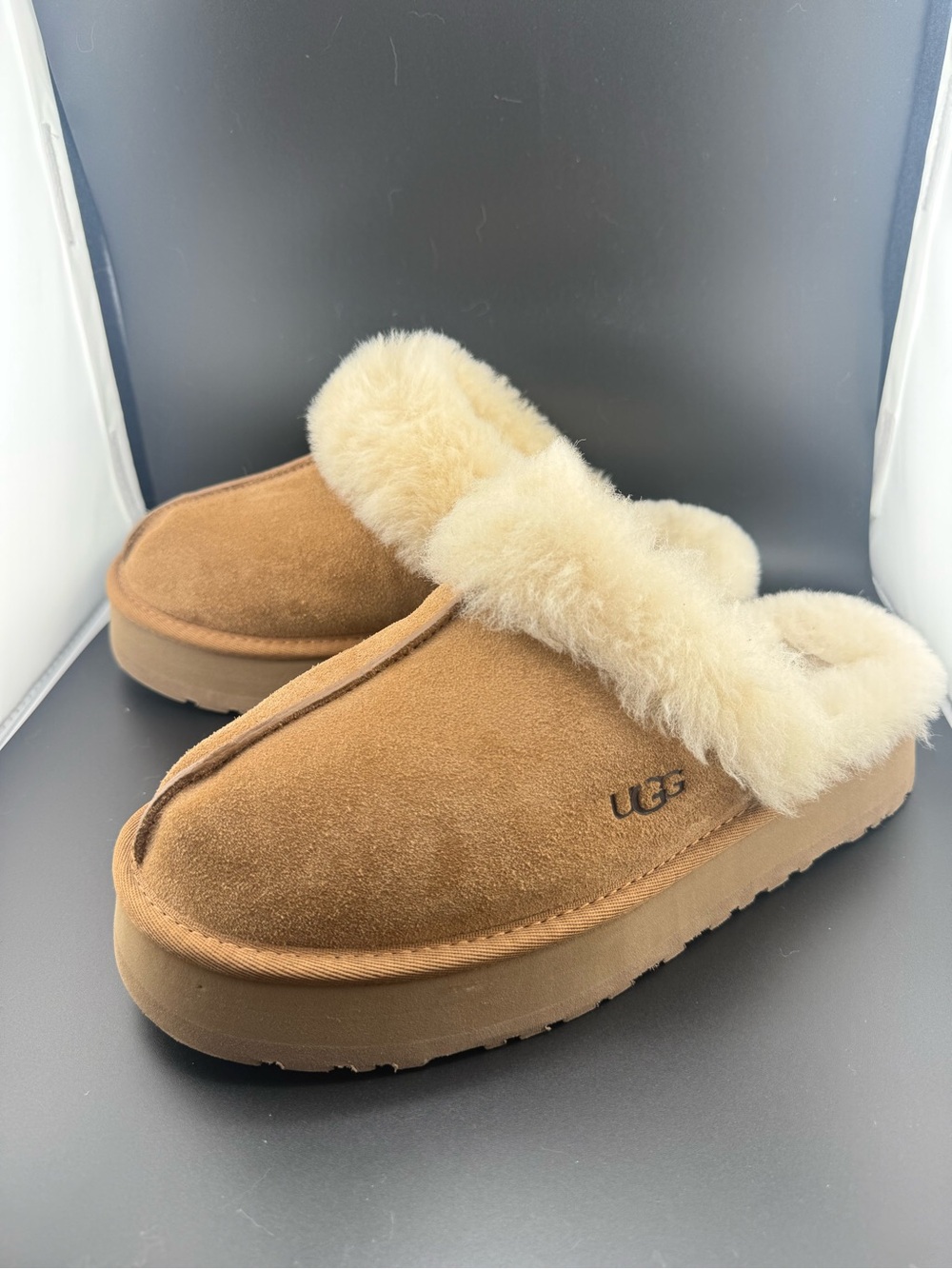 UGG Women’s Disquette Leather Suede Shearling Slip On Mule Slippers 9 NWOT Sand